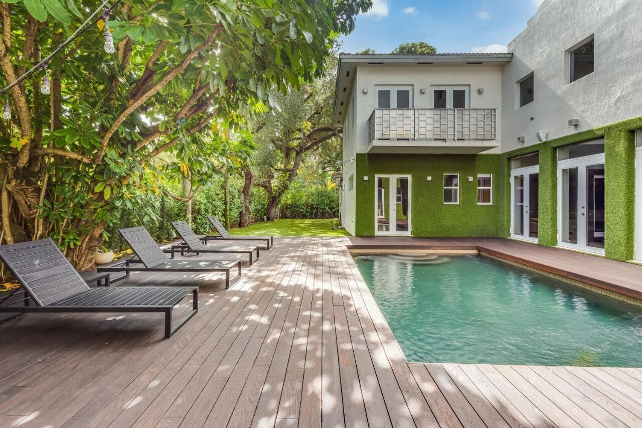 Escape to Villa Roxi, Luxury Retreat with Pool in Miami