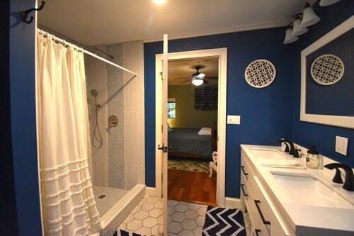 Cozy cabin, 1.5 miles to downtown McCaysville; shops/restaurants & Toccoa River