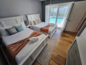 3 bedrooms, desk, iron/ironing board, WiFi - Family Poolside Paradise on Quiet Cul-de-Sac 4.7 Miles from Siesta Key Beach (Sarasota)