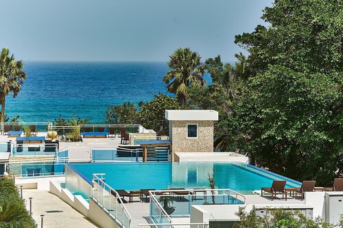 Island Living Made Easy – Spacious 2BR Near Beach, Perfect for Long Stays