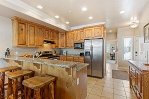 Fridge, microwave, oven, stovetop - Beautiful 2 bedroom Huntsville, Utah condo with a private hot tub. (Huntsville)