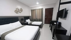 Executive Single Room - Bumble V Subic Hotel (Morong)