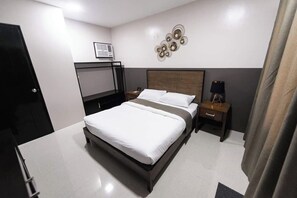 Deluxe Room, Non Smoking | Blackout drapes, iron/ironing board, free WiFi - Bumble V Subic Hotel (Morong)