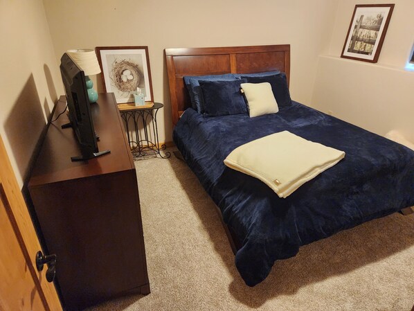 2 bedrooms, WiFi, bed sheets - Rally rental in Rapid City close to I90. (Rapid City)