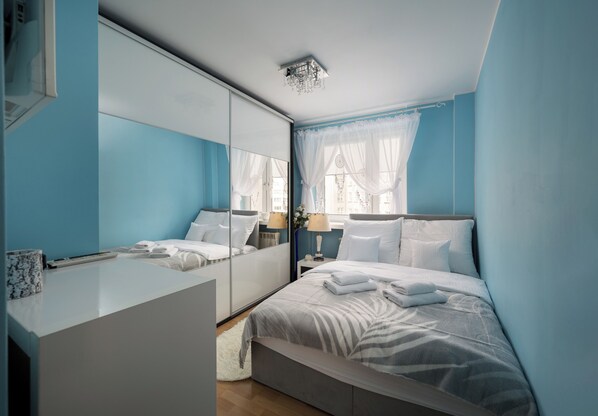 2 bedrooms, iron/ironing board, WiFi, bed sheets