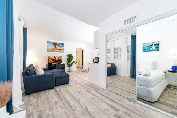 1 bedroom, iron/ironing board, WiFi, bed sheets - 2 bedroom 5th miami beach (Miami Beach)