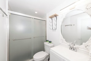 Hair dryer, towels - 2 bedroom 5th miami beach (Miami Beach)