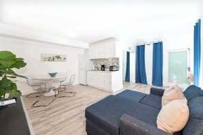 TV, offices - 2 bedroom 5th miami beach (Miami Beach)