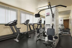 Fitness facility - King or Twin Room Near Abu Dhabi Corniche Beach (Abu Dhabi)