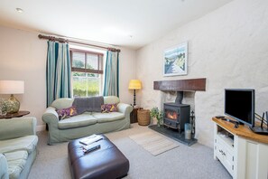 DVD player - Goat Street Cottage, Holiday Cottage St Davids, Sleeps 5, 3 bedrooms,  bathrooms (Haverfordwest)