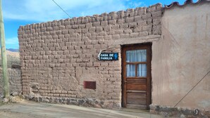 Exterior - hostal casa de familia (Humahuaca)