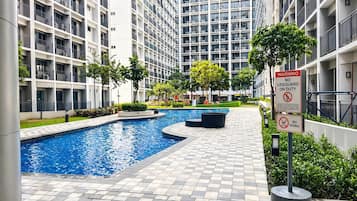 2 kolam renang outdoor