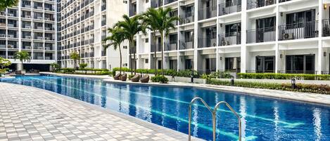 2 piscinas al aire libre