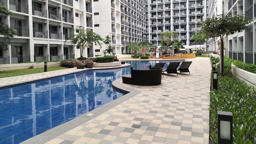 Shore2 Residences Tower2