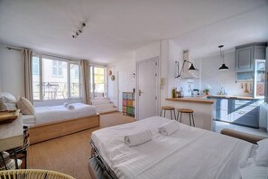 Iron/ironing board, WiFi, bed sheets - Upstays Banane Terrace 30m² Studio (Cannes)