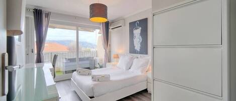 1 chambre, fer et planche à repasser, Wi-Fi, draps fournis