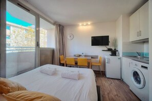 1 camera, ferro/asse da stiro, Wi-Fi, lenzuola