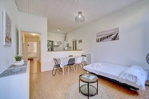 2 chambres, fer et planche à repasser, Wi-Fi, literie fournie