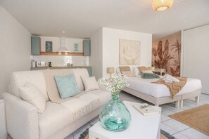 TV - Upstays Palais Center 38m² Studio (Cannes)