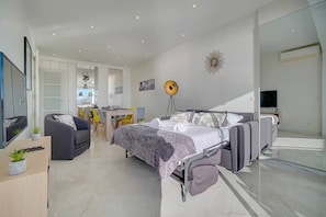 1 habitación, tabla de planchar con plancha, wifi y ropa de cama 