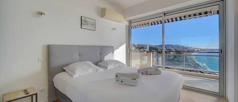 1 chambre, fer et planche à repasser, Wi-Fi, draps fournis