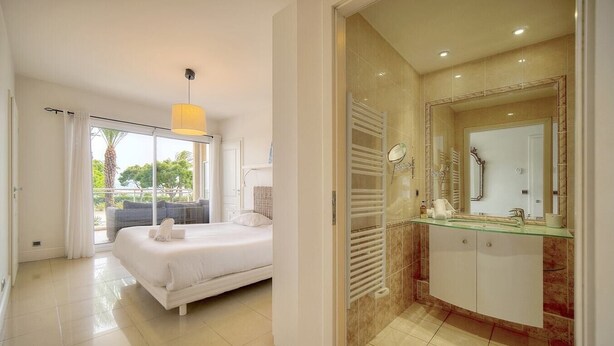 1 bedroom, iron/ironing board, WiFi, bed sheets - Upstays Sea View 50m² Apartment Bocca (Cannes)