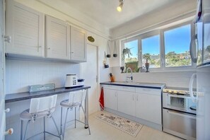 Fridge, microwave, oven, stovetop - Upstays Sea View Terrace 80m² Apartment (Cannes)