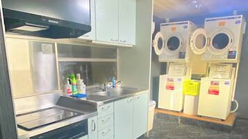 Fridge, microwave, stovetop, cookware/dishes/utensils