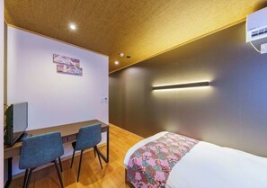 1 bedroom, desk, free WiFi, bed sheets