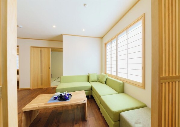 TV - Yadoya Suzume 53m2 semidouble beds 3 futonsJ / Taito-ku Tokyo (Taito-ku)