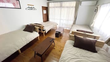 3 bedrooms, desk, iron/ironing board, free WiFi