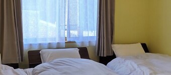 Ume House is a lodging where you can stay with you / Tokamachi Niigata