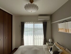 2 bedrooms, desk, free WiFi, bed sheets