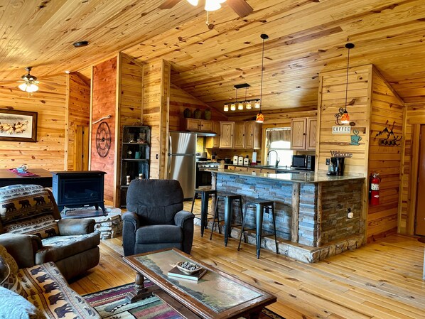 Smart-TV, Kamin, DVD-Player, Tischtennisplatte