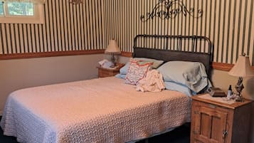 3 Schlafzimmer, Schreibtisch, Bügeleisen/Bügelbrett, Reisekinderbett