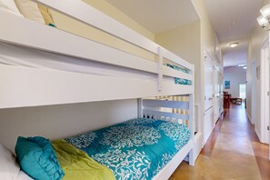 3 bedrooms, free WiFi, bed sheets, wheelchair access