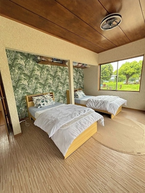 1 quarto, escrivaninha