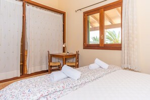2 chambres, fer et planche à repasser, Wi-Fi gratuit, draps fournis