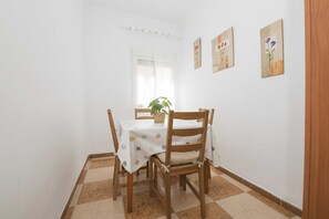 Dining - VELBAR - Nice flat in front of the sea and with free Wifi (Cádiz)
