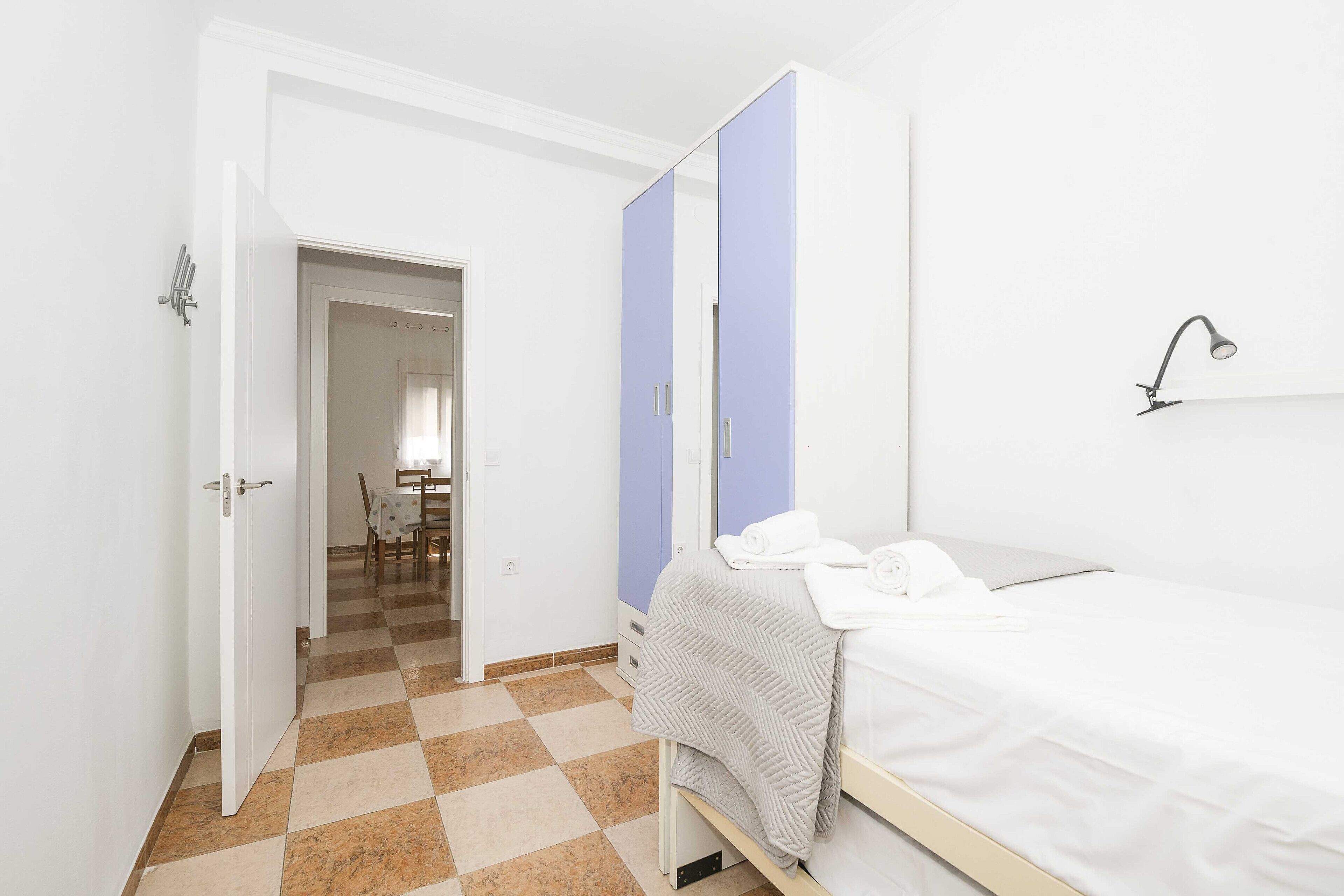 3 bedrooms, iron/ironing board, free WiFi, bed sheets