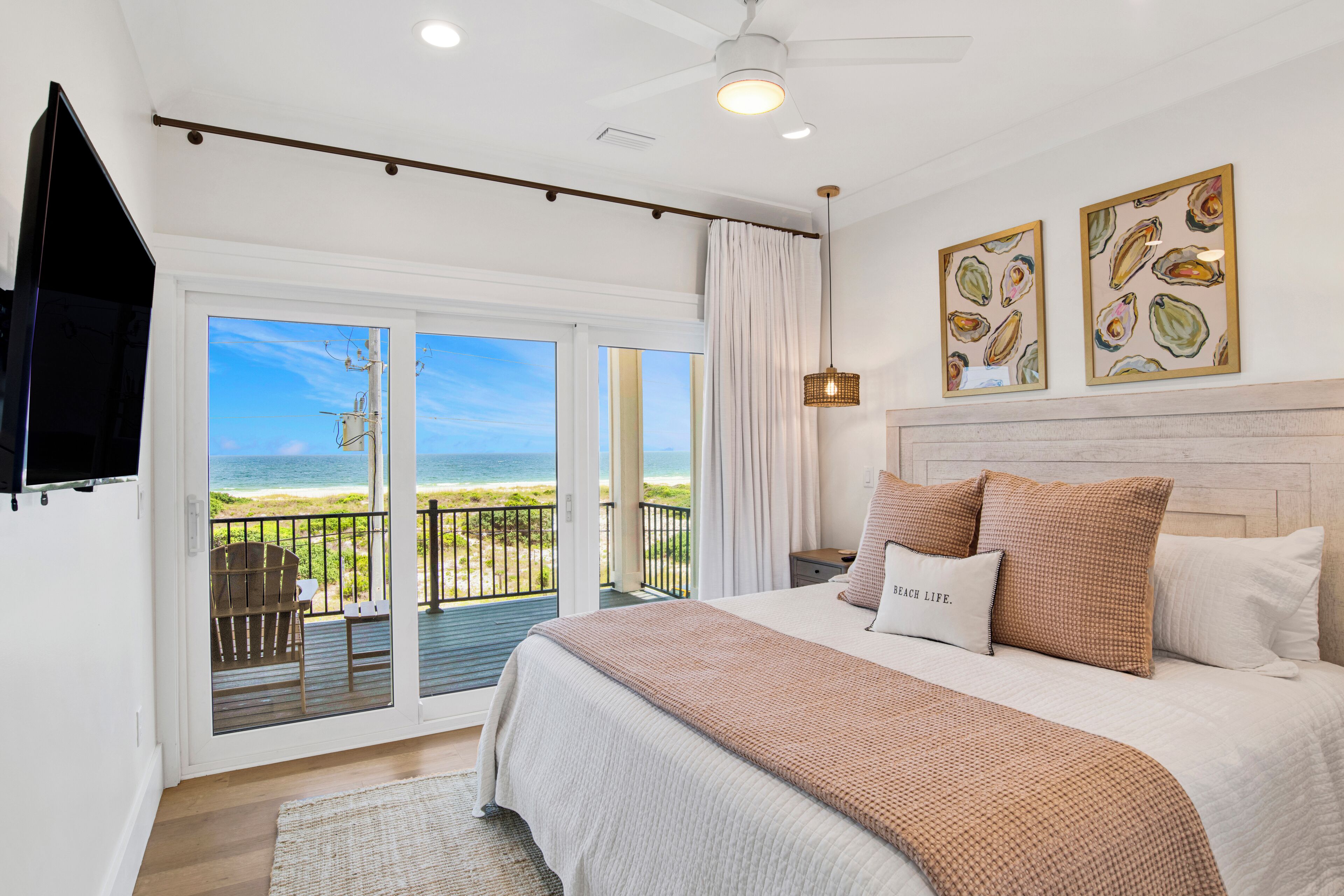 6 عدّة غرف نوم ومكتب ومكواة/لوح كي وسرير سفر