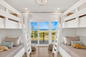 6 bedrooms, desk, iron/ironing board, travel cot - BRAND NEW Gulf & Direct Ole River with Beach, Boat Dock, Golf & Infinity Pool! (Pensacola)