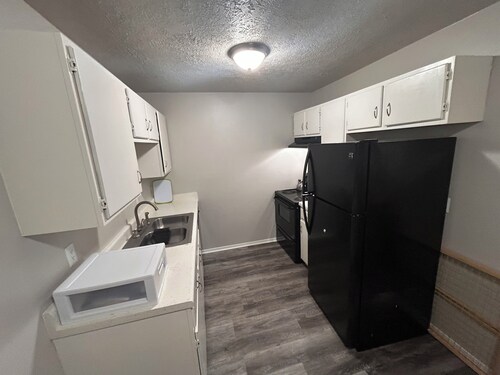 Do not book, VRBO WILL NOT REMOVE listing