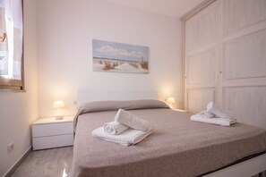 1 chambre, fer et planche à repasser, Wi-Fi, literie fournie