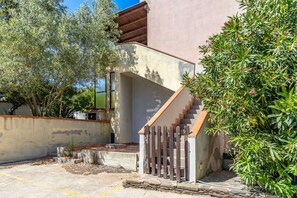 Exterior - Stintino Lovely APT near Pelosa Beach W Parking! (Stintino)