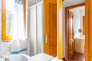 Unclassified image, 5 of 19, button - GuestHost - Stintino Lovely APT near Pelosa Beach W Parking! (Stintino)