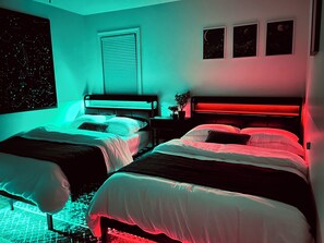 3 habitaciones, caja de seguridad en la habitación y escritorio