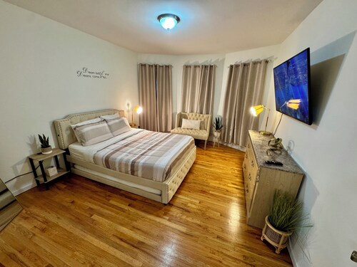 1st floor - 2 Rooms Apt, Only 5 mins Away from Newark Airport and 30 mins to NYC