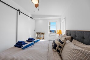 1 habitación, escritorio, tabla de planchar con plancha y wifi gratis 