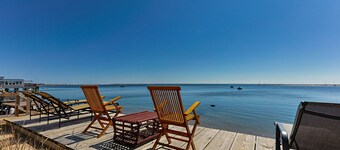 Waterfront Loft 1BR / Bayfront Deck + Beach Access